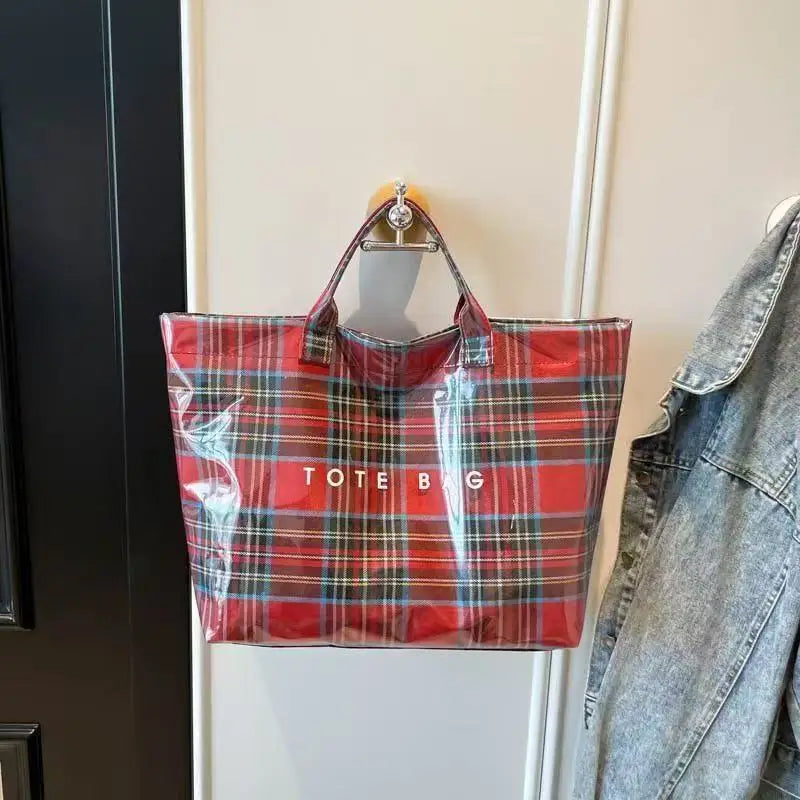 The Tote Everyone's Packing This Summer