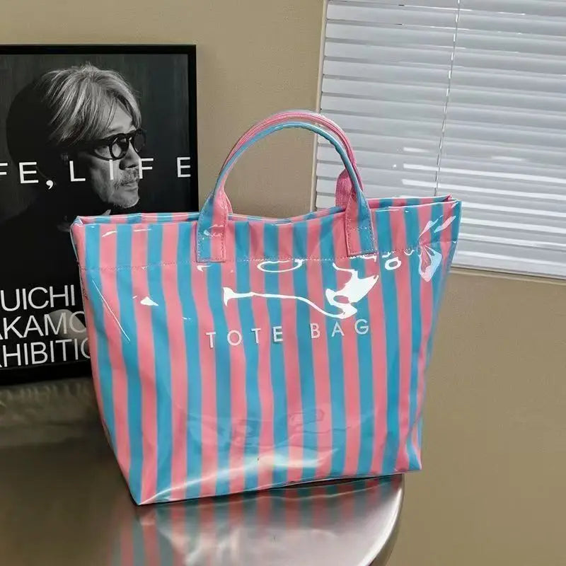 The Tote Everyone's Packing This Summer