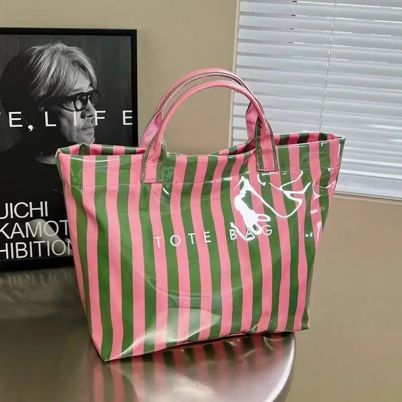 The Tote Everyone's Packing This Summer