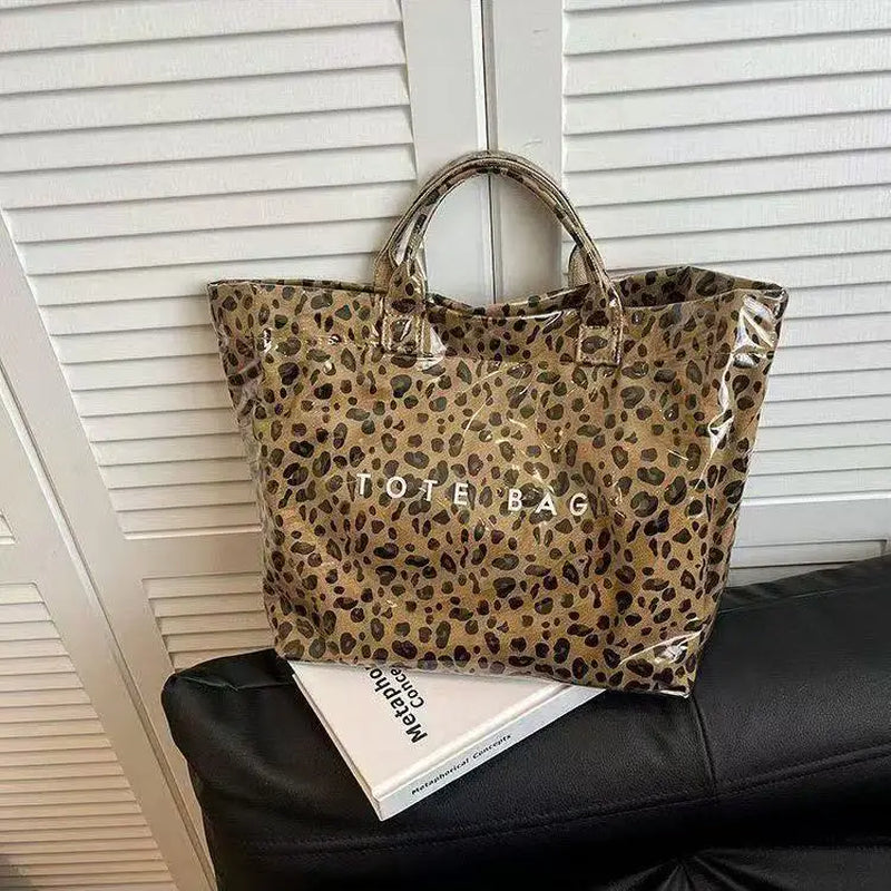The Tote Everyone's Packing This Summer